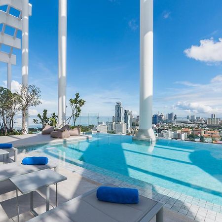 Arbour Hotel And Residence Pattaya Eksteriør billede Infinity pool at the rooftop