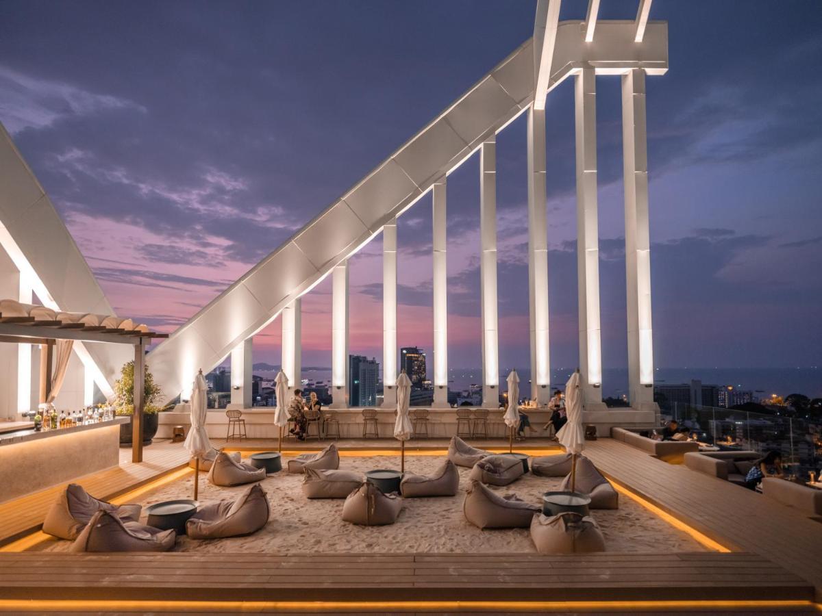 Arbour Hotel And Residence Pattaya Eksteriør billede The rooftop bar