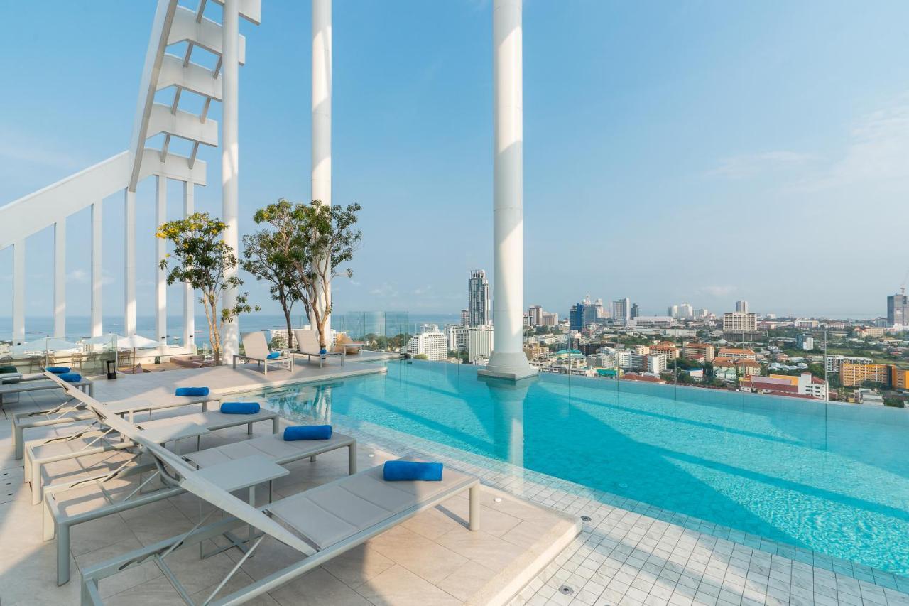 Arbour Hotel And Residence Pattaya Eksteriør billede The rooftop pool at the U Sathorn